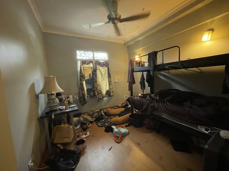 Kondominium untuk Dijual di Bungaraya Condominium - Angie Chai - Bedroom - PropertyGuru.com.my