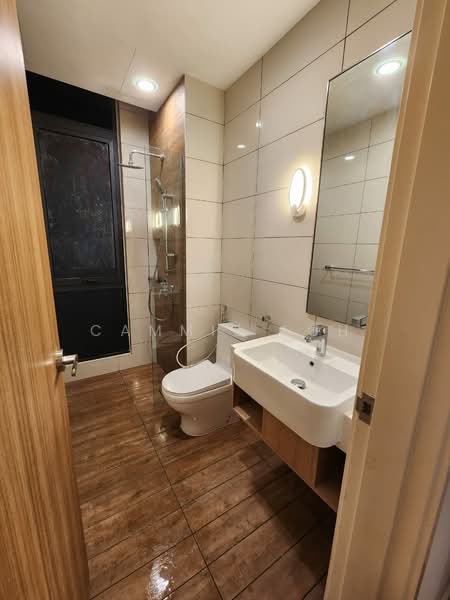 Servis Apartment untuk Disewa di Avara - Cammie Loh - Bathroom - PropertyGuru.com.my