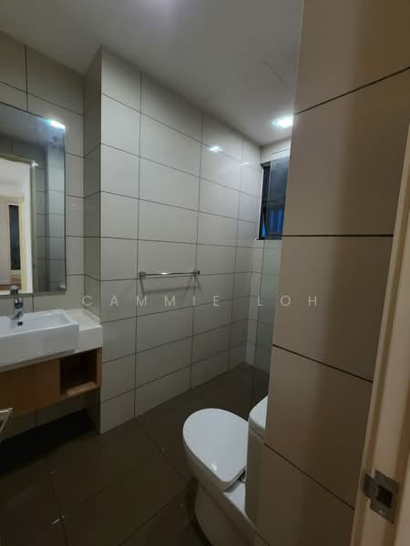 Servis Apartment untuk Disewa di Avara - Cammie Loh - Bathroom - PropertyGuru.com.my