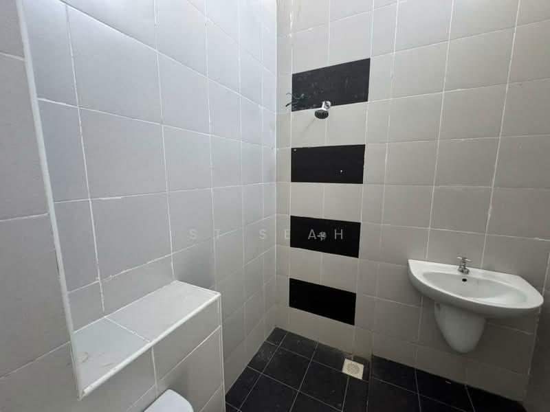 Rumah Berkembar untuk Dijual di Seberang Perai (Penang) - St Seah - Bathroom - PropertyGuru.com.my