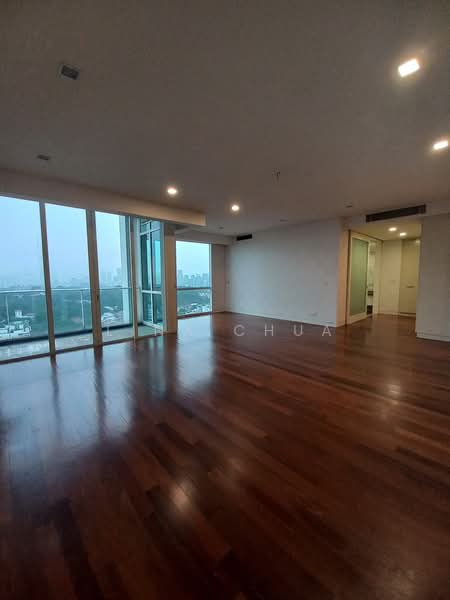 Kondominium untuk Disewa di One Menerung - Lina Chua - Master bedroom with balcony - PropertyGuru.com.my