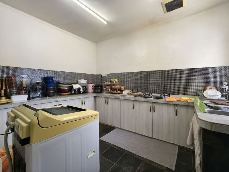 Semi-Detached House for Sale in Ukay Perdana (Ulu Kelang) - Fahana Rashid - Kitchen - PropertyGuru.com.my