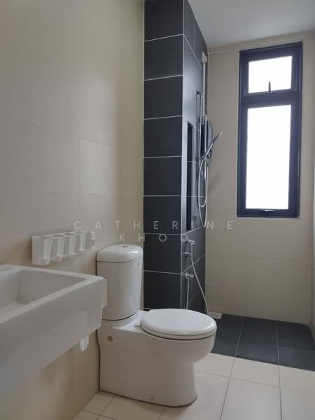 Servis Apartment untuk Dijual di 8Scape Residence @ Sutera - Catherine Khoo - Bathroom - PropertyGuru.com.my