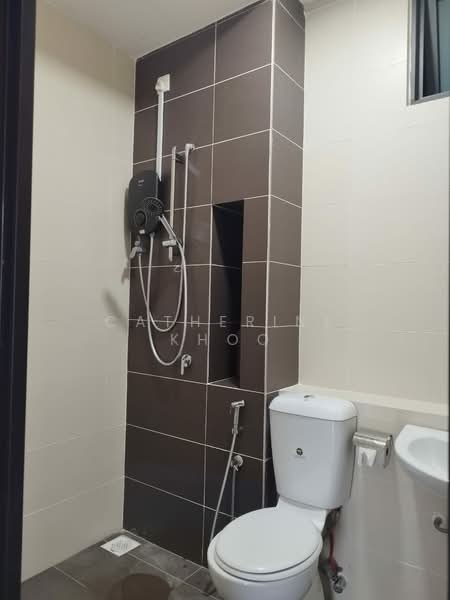 Servis Apartment untuk Dijual di 8Scape Residence @ Sutera - Catherine Khoo - Bathroom - PropertyGuru.com.my