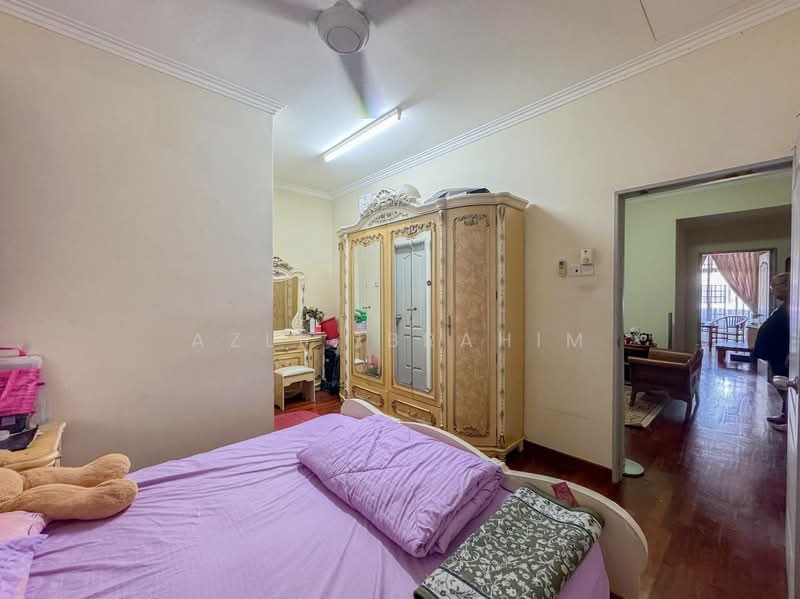 Semi-Detached House for Sale in Presint 15 (Putrajaya) - Azli Ibrahim - Bedroom - PropertyGuru.com.my