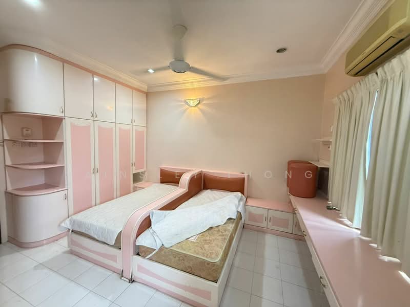 2-storey Terraced House for Sale in Taman Song Choon (Ipoh) - Ainsley Thong - Bedroom - PropertyGuru.com.my