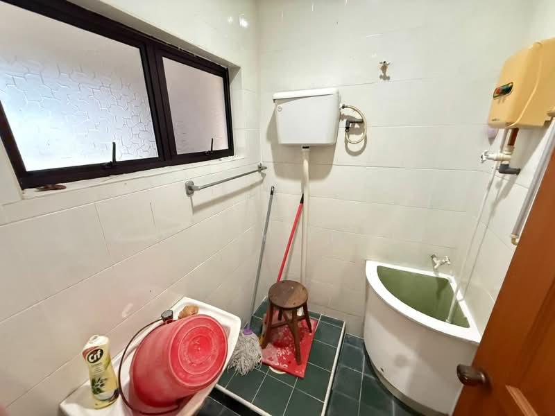 2-storey Terraced House for Sale in Taman Song Choon (Ipoh) - Ainsley Thong - Bathroom - PropertyGuru.com.my