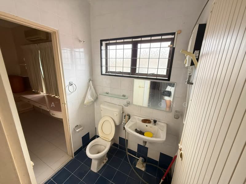 2-storey Terraced House for Sale in Taman Song Choon (Ipoh) - Ainsley Thong - Bathroom - PropertyGuru.com.my