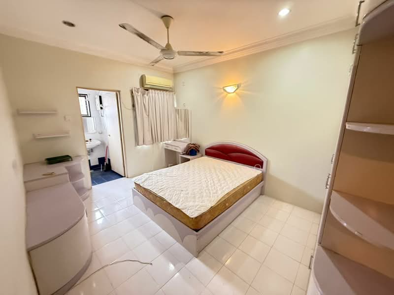 2-storey Terraced House for Sale in Taman Song Choon (Ipoh) - Ainsley Thong - Bedroom - PropertyGuru.com.my
