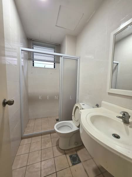 Rumah Berkembar untuk Dijual di Taman Bukit Segar (Cheras) - Ken Lew - Bathroom - PropertyGuru.com.my