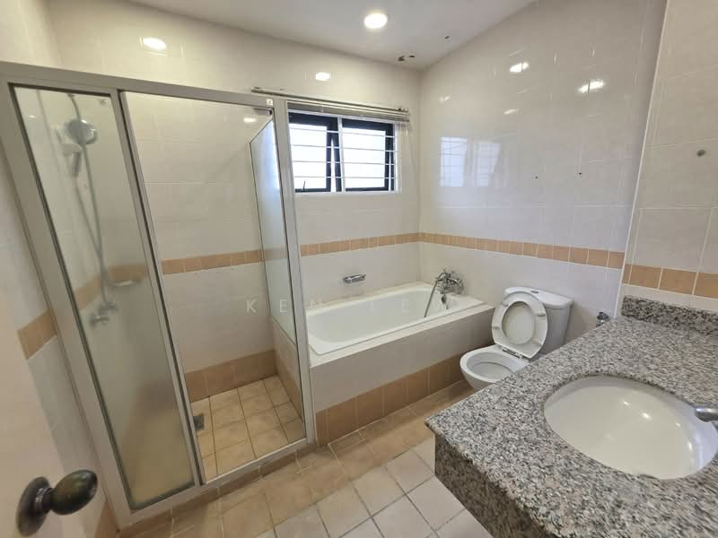 Rumah Berkembar untuk Dijual di Taman Bukit Segar (Cheras) - Ken Lew - Bathroom - PropertyGuru.com.my