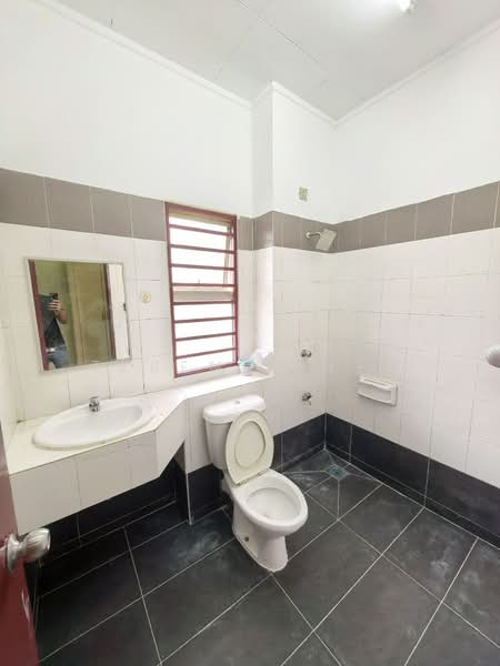 2-storey Terraced House for Rent in Bandar Bukit Raja (Klang) - Terence Lee - Bathroom - PropertyGuru.com.my