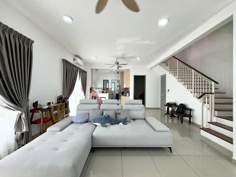 Rumah Berkembar untuk Dijual di Setia Utama (Setia Alam) - Lucas Ng - Living Room - PropertyGuru.com.my