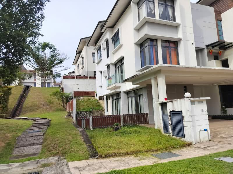 Rumah Berkembar untuk Dijual di Taman Equine (Seri Kembangan) - Grace Tan - PropertyGuru.com.my