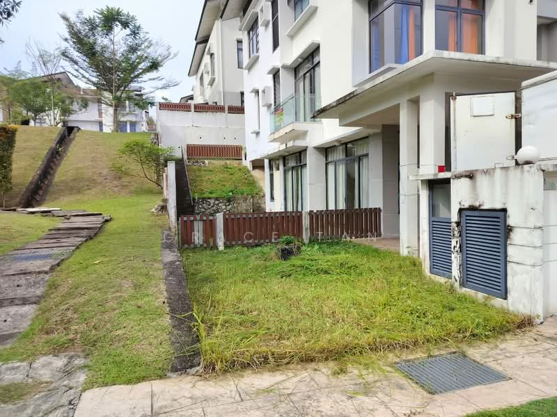 Rumah Berkembar untuk Dijual di Taman Equine (Seri Kembangan) - Grace Tan - PropertyGuru.com.my