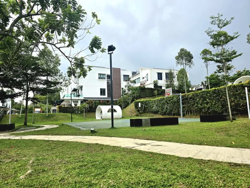 Rumah Berkembar untuk Dijual di Taman Equine (Seri Kembangan) - Grace Tan - PropertyGuru.com.my