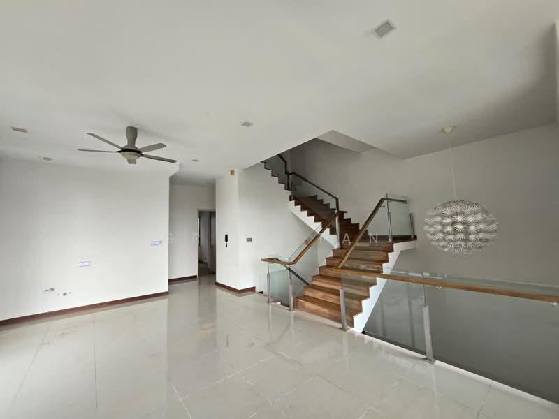 Rumah Berkembar untuk Dijual di Taman Equine (Seri Kembangan) - Grace Tan - PropertyGuru.com.my
