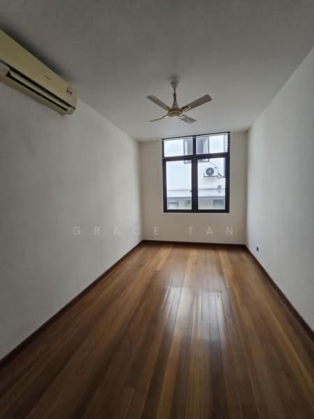 Rumah Berkembar untuk Dijual di Taman Equine (Seri Kembangan) - Grace Tan - PropertyGuru.com.my