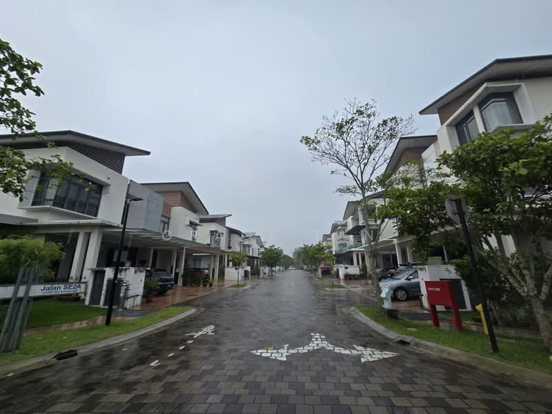 Rumah Berkembar untuk Dijual di Taman Equine (Seri Kembangan) - Grace Tan - PropertyGuru.com.my