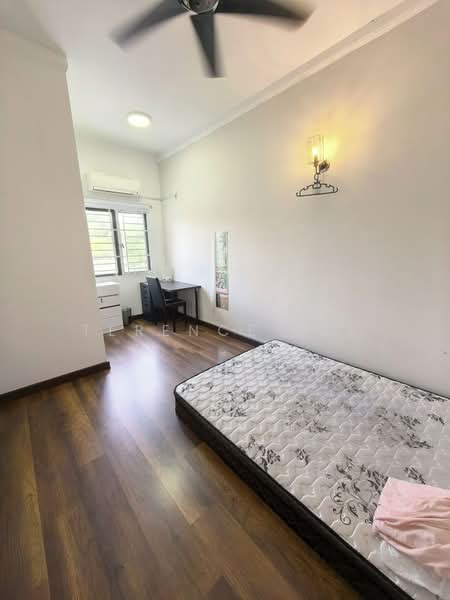 Rumah Teres untuk Disewa di Bandar Bukit Raja (Klang) - Terence Lee - Bedroom - PropertyGuru.com.my