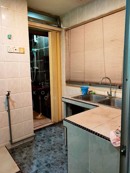 Apartment for Sale at Bunga Raya - Kok Weng Chong - Kitchen - PropertyGuru.com.my