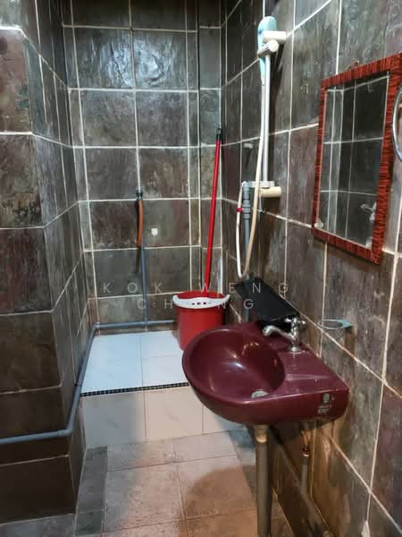 Apartment for Sale at Bunga Raya - Kok Weng Chong - Bathroom - PropertyGuru.com.my