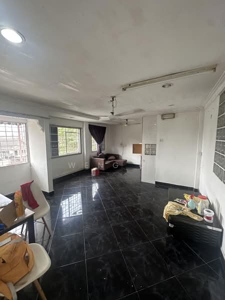 Pangsapuri untuk Dijual di Bunga Raya - Kok Weng Chong - Living Room - PropertyGuru.com.my