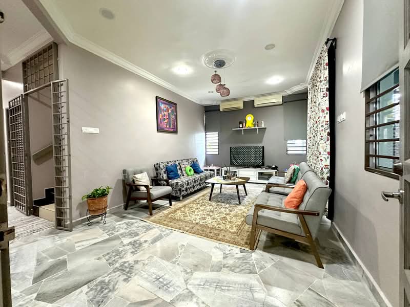 Rumah Banglo untuk Dijual di Bukit Beruntung (Serendah) - Fahana Rashid - Living Room - PropertyGuru.com.my