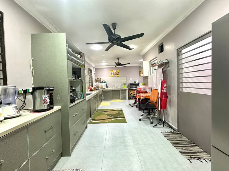 Rumah Banglo untuk Dijual di Bukit Beruntung (Serendah) - Fahana Rashid - Kitchen - PropertyGuru.com.my