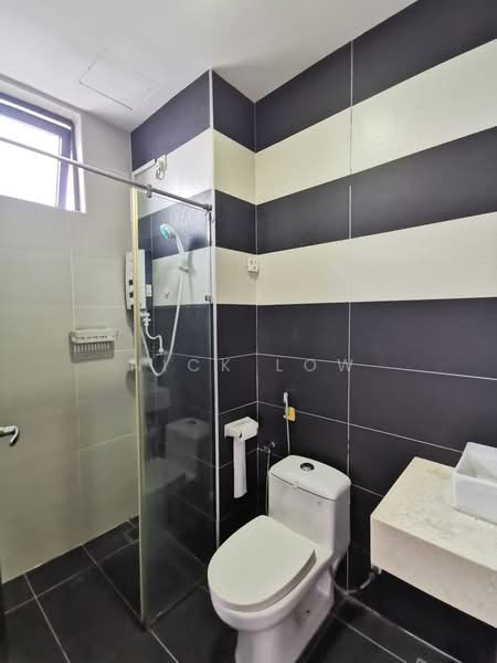 Service Residence for Rent at D'Secret Garden (Pangsapuri Kempas Indah) - Nick Low - Bathroom - PropertyGuru.com.my