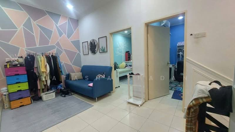 2-storey Terraced House for Sale in Bandar Putera 2 (Klang) - Natasha Shadan - Living Room - PropertyGuru.com.my