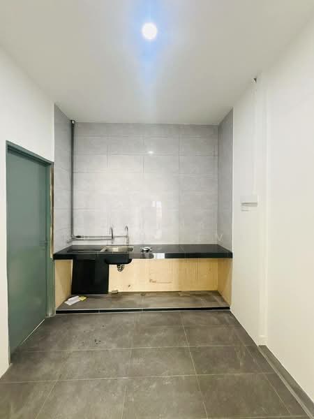 Pangsapuri untuk Dijual di Pangsapuri Mutiara Subang - Zarema Kulbuzheva - Kitchen - PropertyGuru.com.my