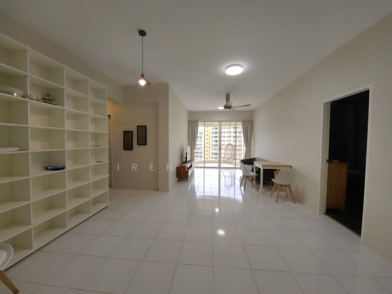 Kondominium untuk Dijual di Gold Coast Resort Condominium - Irene Goh - Living Room - PropertyGuru.com.my