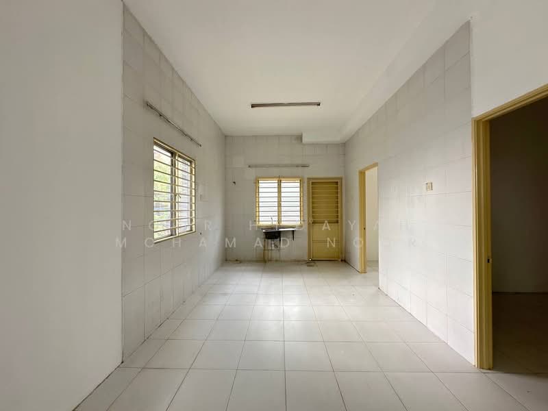 Townhouse for Sale in Taman Putra Perdana (Puchong) - Noor Hidayah Mohamad Noor - Kitchen - PropertyGuru.com.my