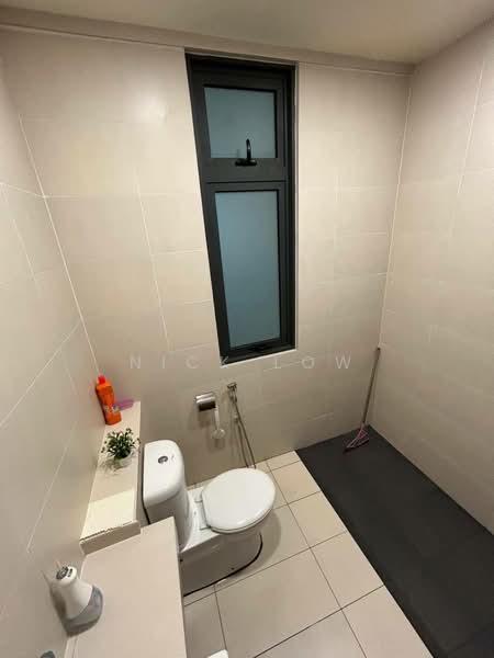 Servis Apartment untuk Disewa di 8Scape Residence @ Sutera - Nick Low - Bathroom - PropertyGuru.com.my