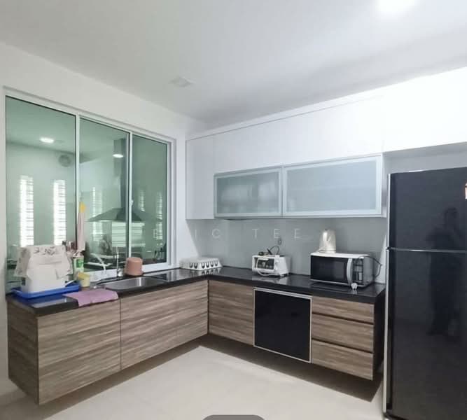 2-storey Terraced House for Sale in Taman Pelangi Indah (Ulu Tiram) - Eric Tee - Kitchen - PropertyGuru.com.my
