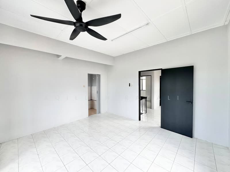 2-storey Terraced House for Sale in Bandar Baru Salak Tinggi (Sepang) - Aqillah Razali - PropertyGuru.com.my