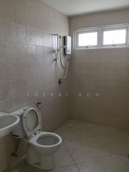 Kondominium untuk Dijual di Li Villas - Sherri Koh - Bathroom - PropertyGuru.com.my