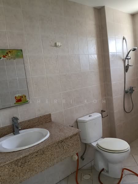 Kondominium untuk Dijual di Li Villas - Sherri Koh - Bathroom - PropertyGuru.com.my