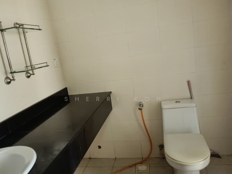 Kondominium untuk Dijual di Li Villas - Sherri Koh - Bathroom - PropertyGuru.com.my