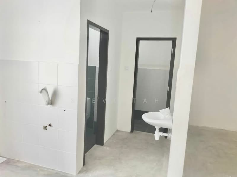 Shop / Office for Rent in Pasir Gudang (Johor) - Steve Tah - Bathroom - PropertyGuru.com.my