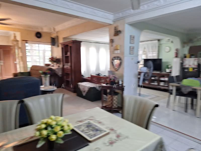 Rumah Banglo untuk Dijual di Seksyen 30 (Shah Alam) - Hairul Azmi - Living Room - PropertyGuru.com.my
