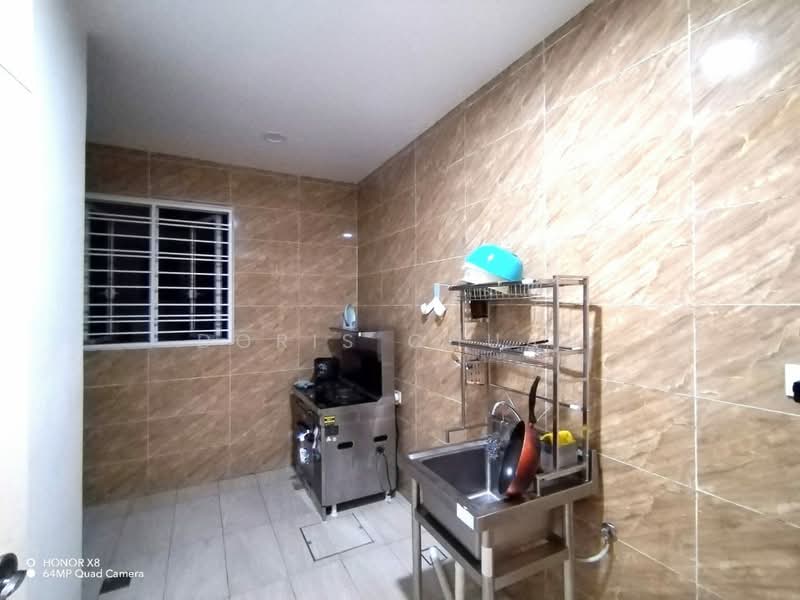 2-storey Terraced House for Sale in Setia Alam (Selangor) - Doris Chuah - Kitchen - PropertyGuru.com.my