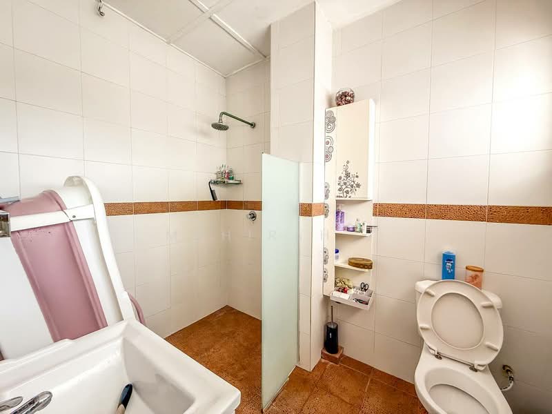 Rumah Teres untuk Dijual di Taman Pinggiran Ukay (Ulu Kelang) - Mahirah . - Bathroom - PropertyGuru.com.my