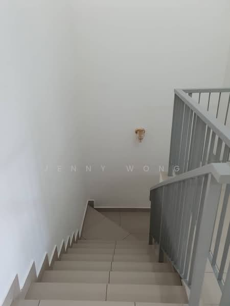 Rumah Teres untuk Disewa di Bandar Mahkota (Banting) - Jenny Wong - Corridor - PropertyGuru.com.my