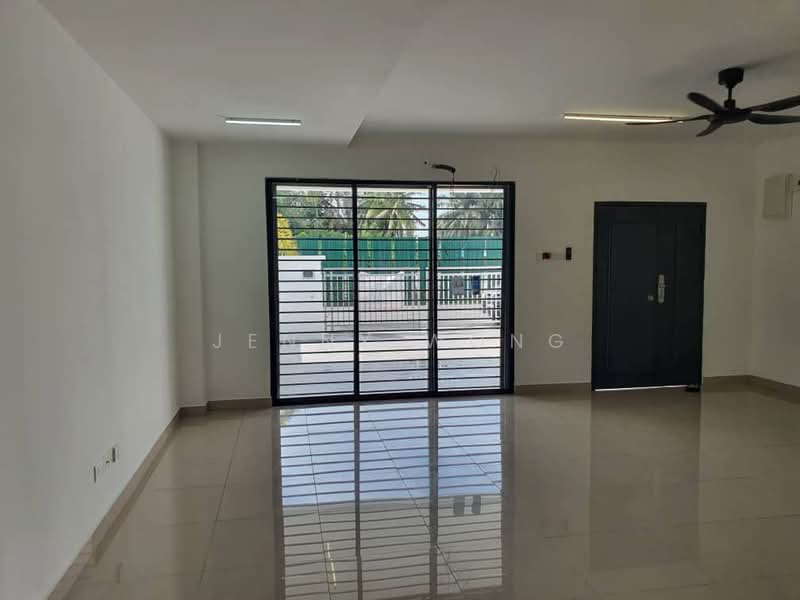 Rumah Teres untuk Disewa di Bandar Mahkota (Banting) - Jenny Wong - Living Room - PropertyGuru.com.my