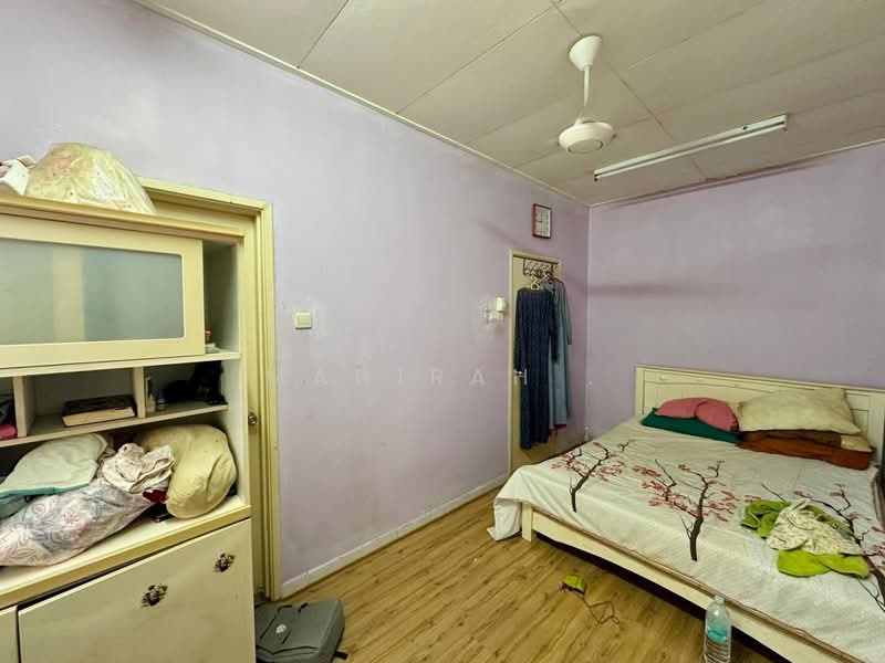 2-storey Terraced House for Sale in Taman Prima Saujana (Kajang) - Mahirah . - Bedroom - PropertyGuru.com.my