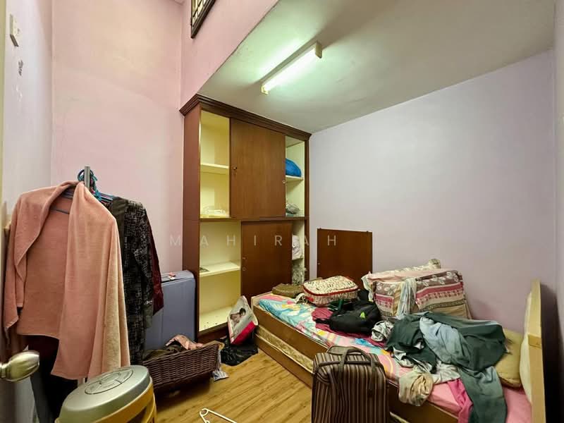 2-storey Terraced House for Sale in Taman Prima Saujana (Kajang) - Mahirah . - Bedroom - PropertyGuru.com.my