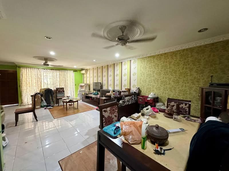 2-storey Terraced House for Sale in Taman Prima Saujana (Kajang) - Mahirah . - Living Room - PropertyGuru.com.my