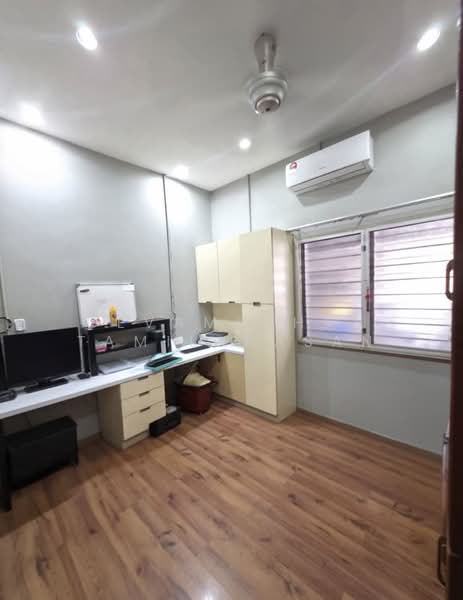 Rumah Banglo untuk Dijual di Seksyen 12 (Petaling Jaya) - Devamuthan Tamilarasan - Study - PropertyGuru.com.my